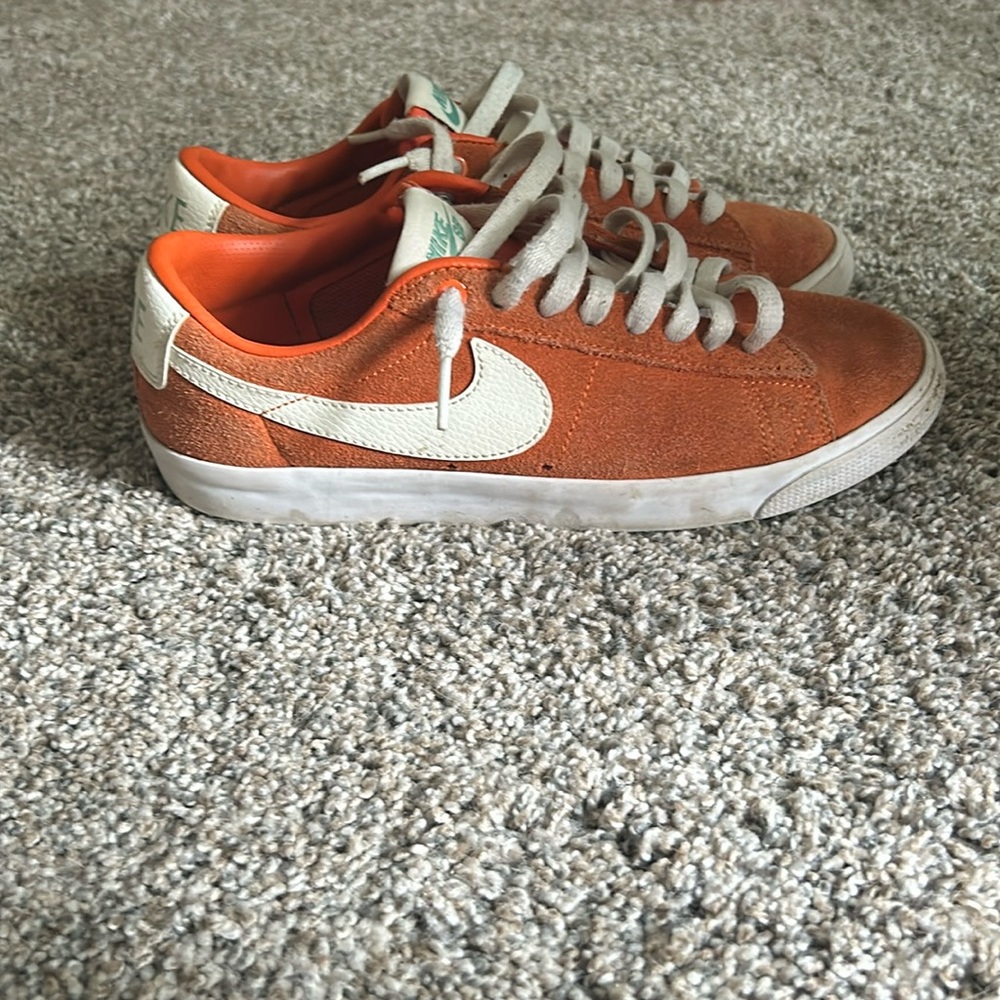 selling nike lows
